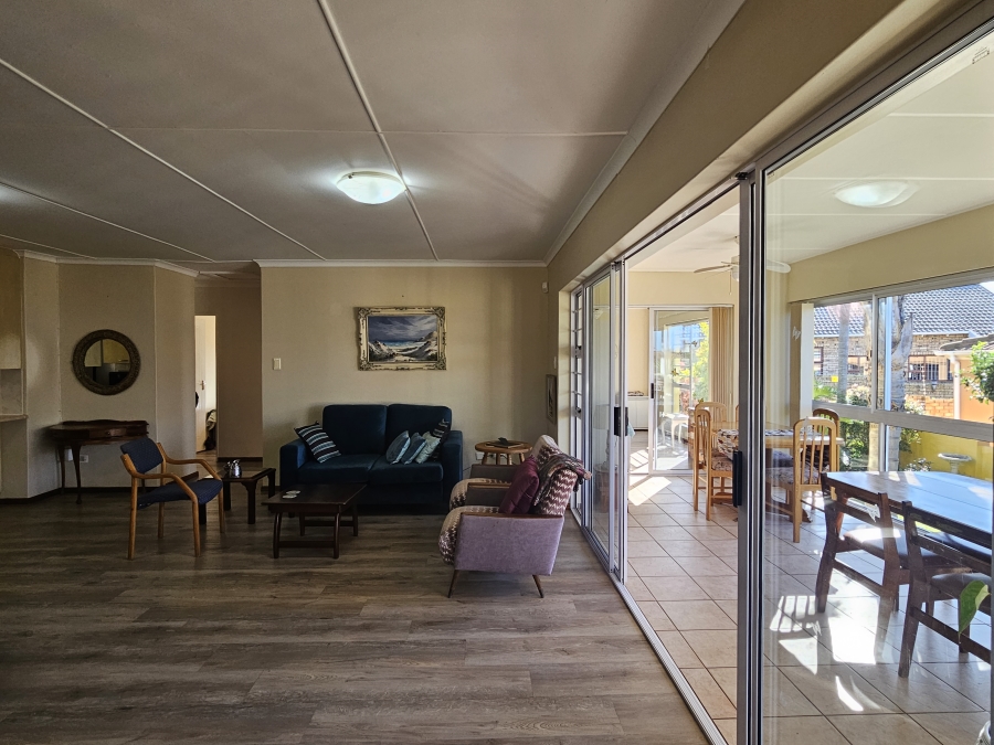 3 Bedroom Property for Sale in Wavecrest Eastern Cape